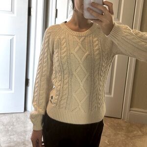 Abercrombie & Fitch Cream Oversized Cable Knit Sweater- Size Extra Small XS / S
